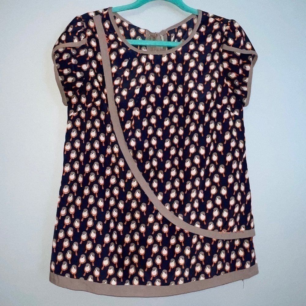 EUC SM Wardrobe Bird Chickadee Finch Draped Blouse Short Sleeve Top Size Medium